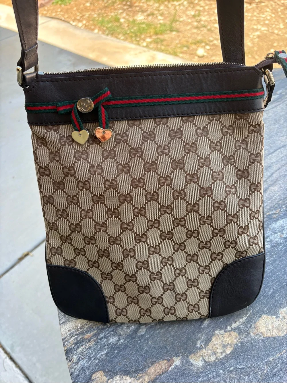 Gucci Beige Brown GG Supreme Crossbody with Green Red Web - Picture 1 of 4